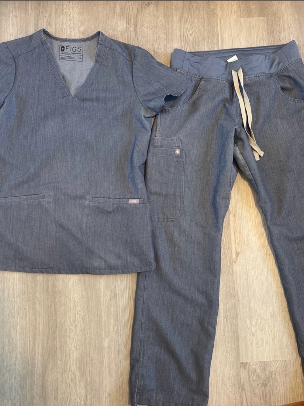 Scrub set lot!